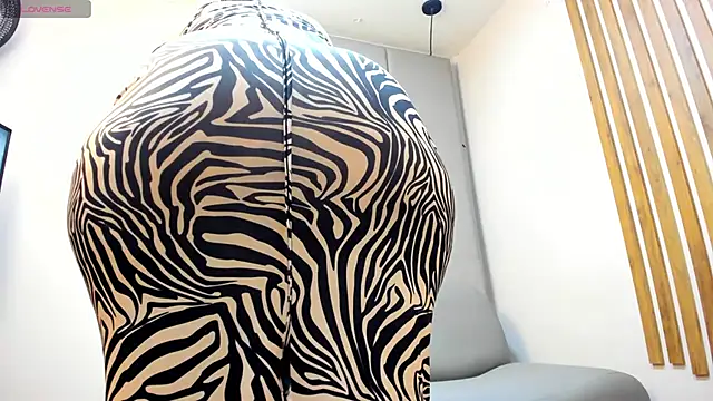 AlishaPalmer online show from November 2025 12:20:01 PM