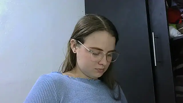 HellenMiyer1111 online show from March 2026 04:55:01 PM