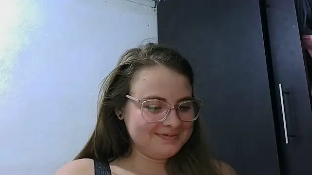 HellenMiyer1111 online show from June 2026 06:09:02 PM