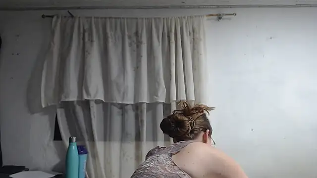 HellenMiyer1111 online show from September 2025 11:00:02 PM