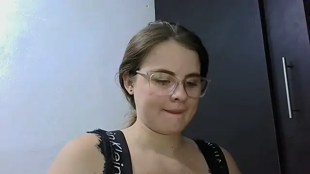 HellenMiyer1111 online show from April 2026 03:25:01 PM