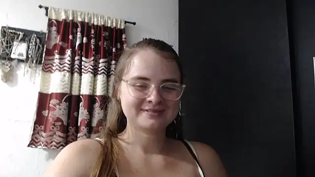 HellenMiyer1111 online show from October 2025 05:45:01 PM