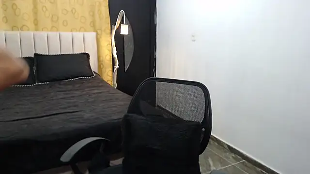 Snapshot of Elio-cam chatting on February 2025 08:48:01 AM Elio-cam online show from February 2025 08:48:01 AM