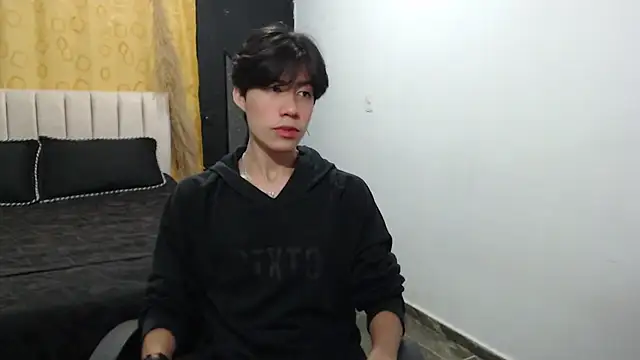 Snapshot of Elio-cam chatting on December 2024 08:14:01 AM Elio-cam online show from December 2024 08:14:01 AM