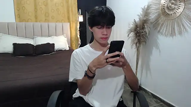 Snapshot of Elio-cam chatting on November 2025 01:42:01 AM Elio-cam online show from November 2025 01:42:01 AM