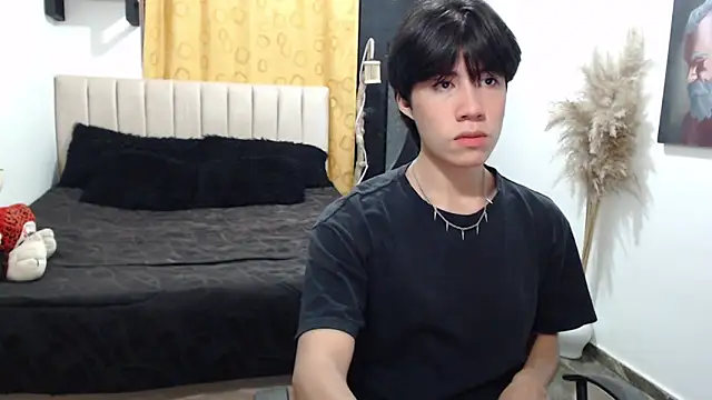 Elio-cam online show from May 2026 01:09:02 AM