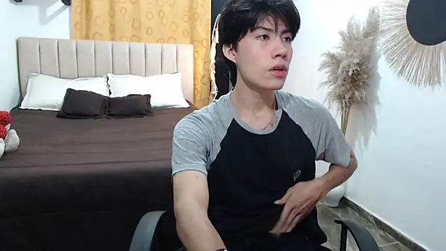 Elio-cam online show from April 2026 07:09:02 AM