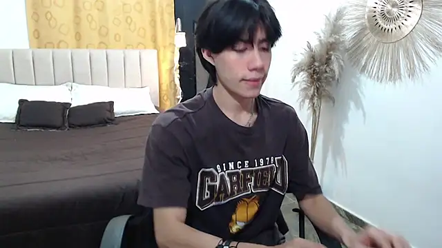 Snapshot of Elio-cam chatting on November 2025 08:18:01 AM Elio-cam online show from November 2025 08:18:01 AM