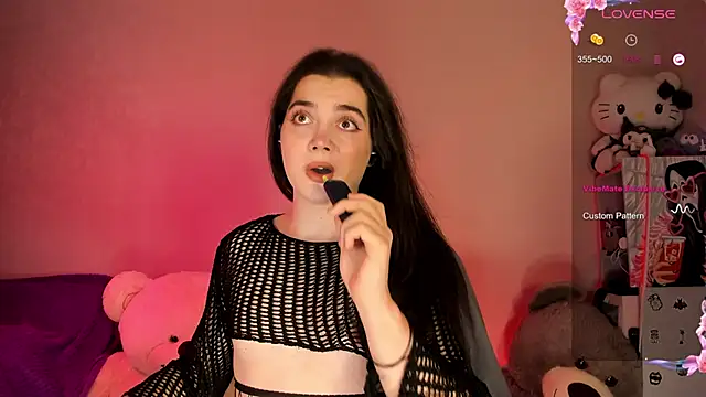 YsabellViveris online show from October 2025 01:45:01 PM