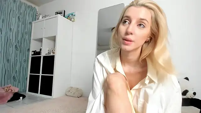 KenzieDawton online show from November 2025 04:32:01 PM