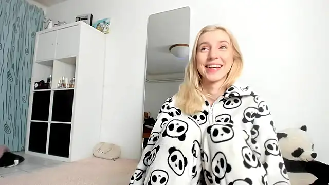 KenzieDawton online show from November 2025 04:49:01 AM