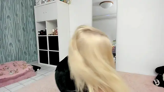 KenzieDawton online show from May 2026 04:37:01 PM