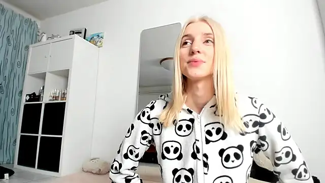 KenzieDawton online show from October 2025 03:17:02 AM