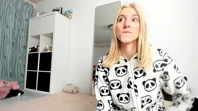 KenzieDawton online show from October 2025 03:27:02 AM