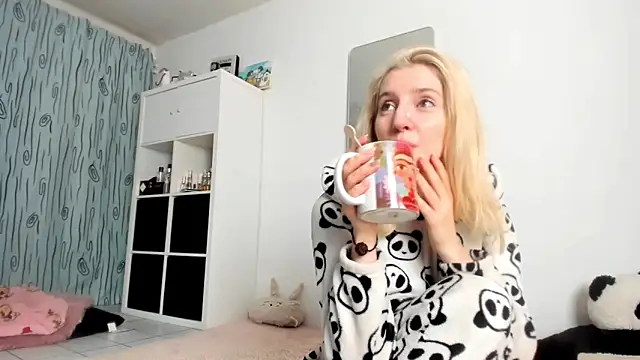 KenzieDawton online show from October 2025 06:03:01 AM