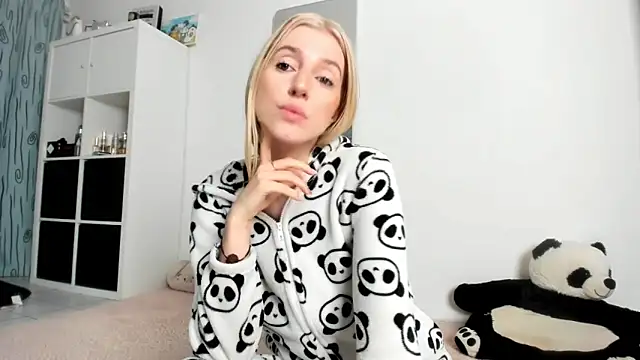 KenzieDawton online show from October 2025 04:24:01 AM