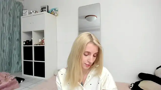 KenzieDawton online show from May 2026 03:54:01 PM