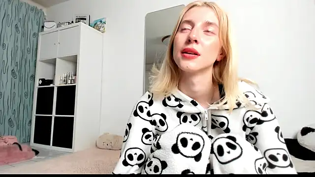 KenzieDawton online show from March 2025 04:57:02 AM