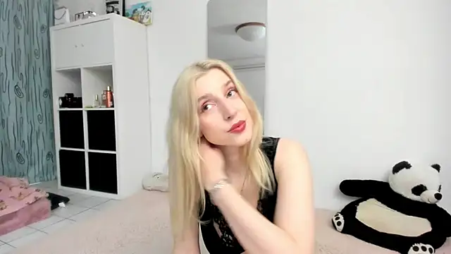 KenzieDawton online show from April 2026 03:52:01 PM