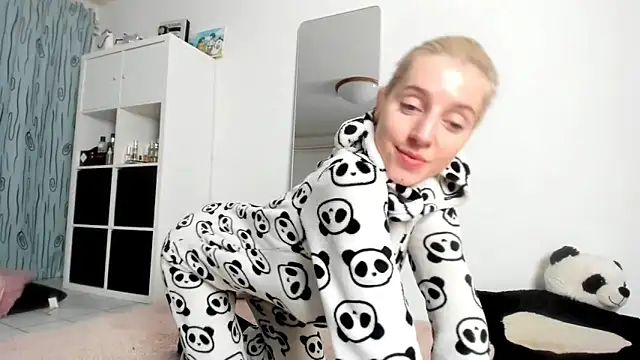 KenzieDawton online show from October 2025 06:26:02 AM