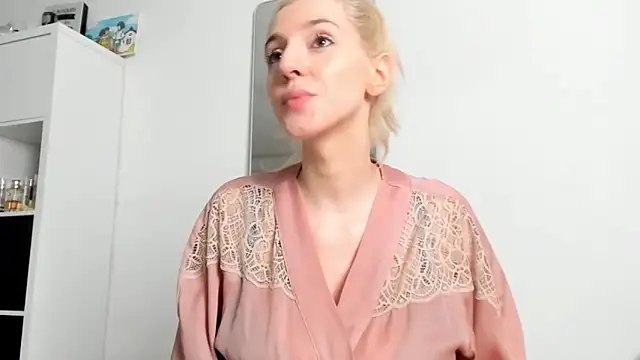 KenzieDawton online show from October 2025 01:47:02 PM