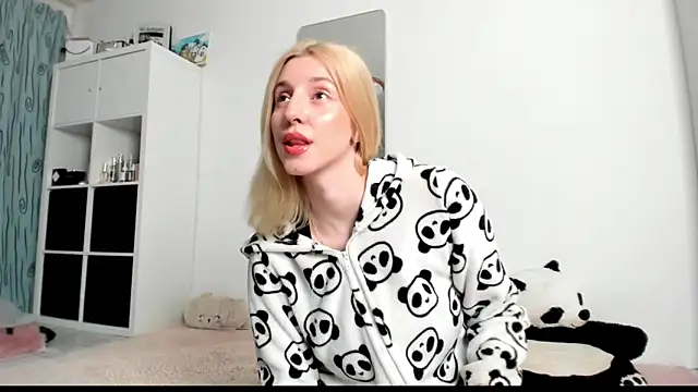 KenzieDawton online show from March 2025 08:08:01 AM