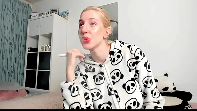 KenzieDawton online show from March 2025 07:12:02 AM