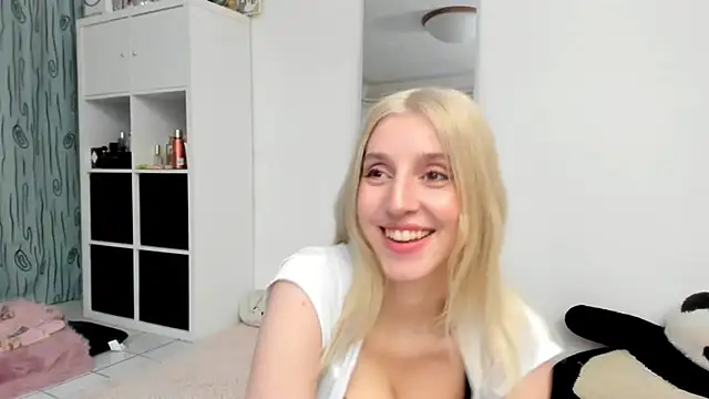 KenzieDawton online show from March 2026 07:09:01 PM