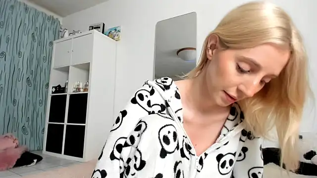 KenzieDawton online show from November 2025 04:39:02 AM