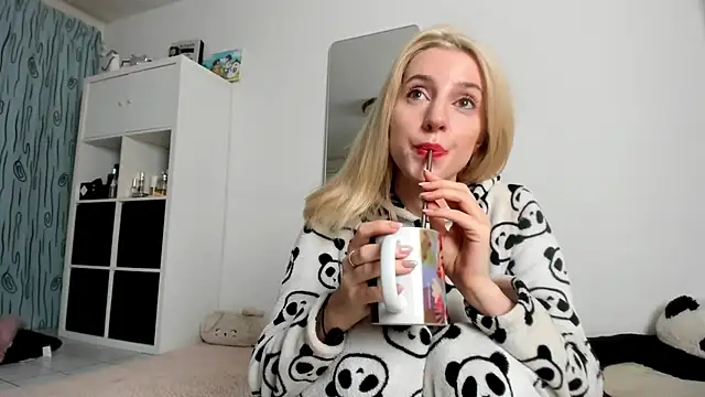 KenzieDawton online show from October 2025 07:54:01 AM