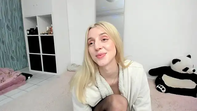 KenzieDawton online show from May 2026 05:12:02 PM