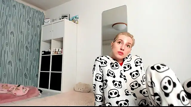 KenzieDawton online show from February 2025 05:03:02 AM