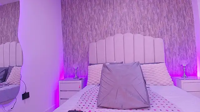 raven lilith  online show from February 2026 03:17:02 AM