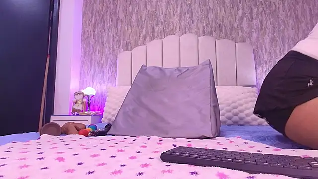 raven lilith  online show from December 2025 03:07:01 AM