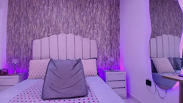 raven lilith  online show from March 2026 03:06:01 AM