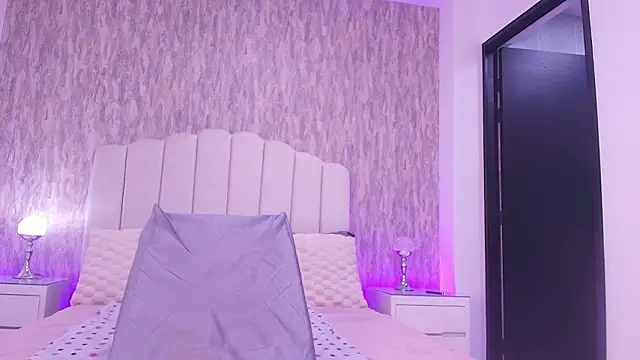 raven lilith  online show from February 2026 03:08:01 AM