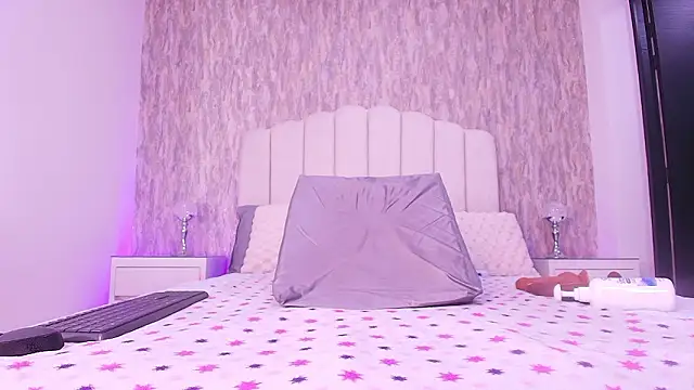 raven lilith  online show from February 2026 03:18:02 AM