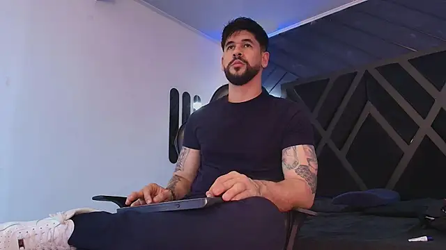 Petesevans online show from April 2026 11:23:02 PM