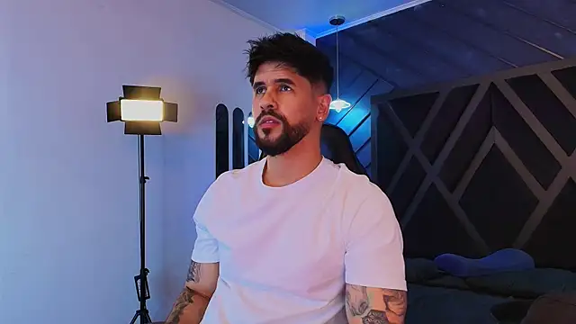 Petesevans online show from April 2026 11:17:02 PM