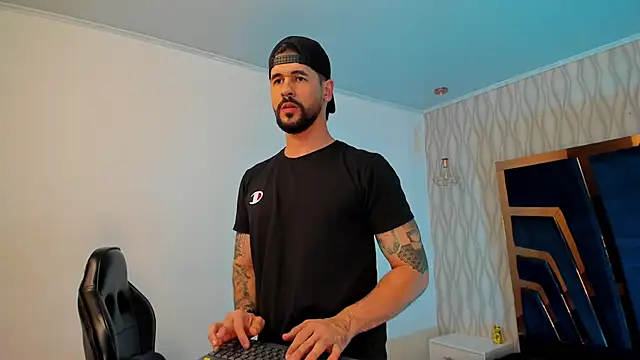 Petesevans online show from November 2025 11:19:02 PM