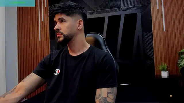 Petesevans online show from December 2025 05:23:02 PM