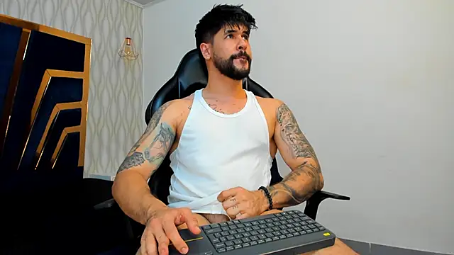 Snapshot of Petesevans chatting on September 2025 12:11:01 AM Petesevans online show from September 2025 12:11:01 AM
