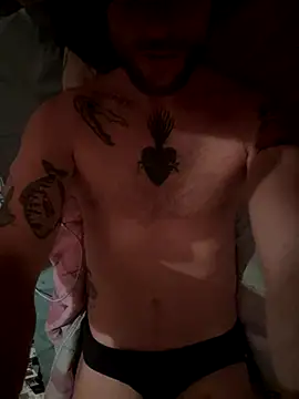 Snapshot of shehandme chatting on November 2025 10:46:02 PM shehandme online show from November 2025 10:46:02 PM