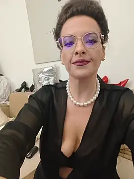 RebeccaNoble online show from May 2026 09:56:01 PM