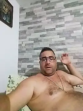 ADRIAN ADI40 online show from May 2026 06:17:01 PM