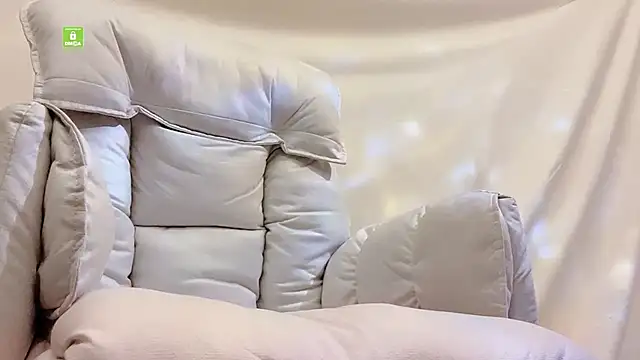 Snapshot of Tw_Zoella chatting on February 2026 03:43:02 PM Tw Zoella online show from February 2026 03:43:02 PM