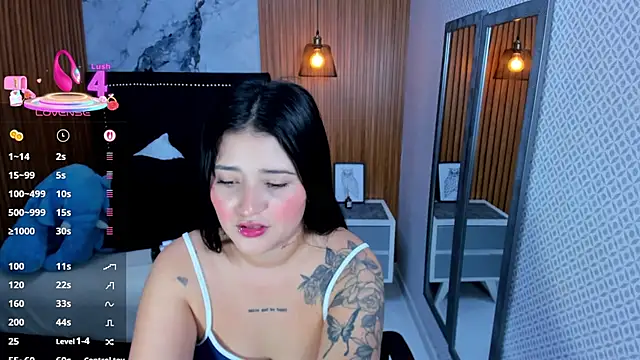 BIANCAROY1 online show from November 2025 06:45:02 PM