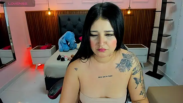 BIANCAROY1 online show from February 2026 06:52:01 PM