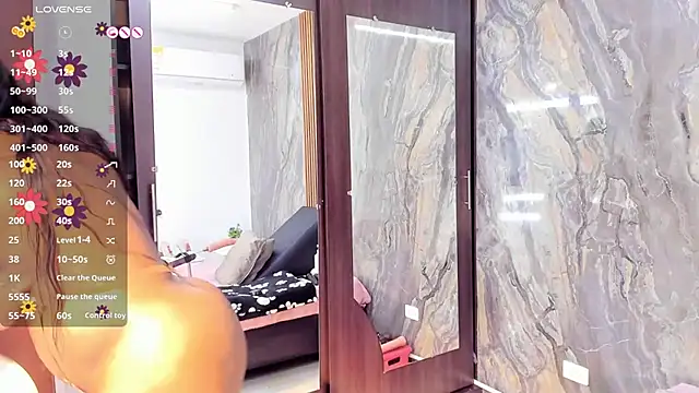 LauraSaenz01 online show from February 2026 03:49:02 AM