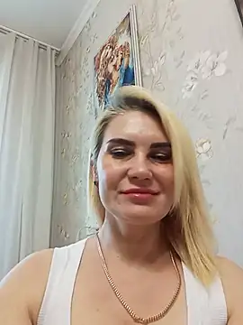 Snapshot of JennyOMay chatting on May 2026 04:08:02 AM JennyOMay online show from May 2026 04:08:02 AM
